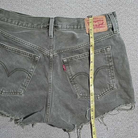 Levi's 501 Green High Rise Button Fly Frayed Hem Jean Shorts - Size 31 - Picture 9 of 13